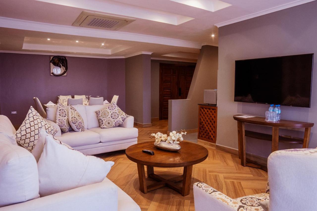 Tanga Beach Resort & Spa Luaran gambar